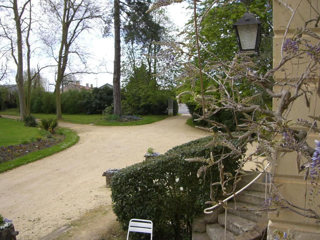 Chateau Du Beugnon Bed & Breakfast Tigné Exterior foto